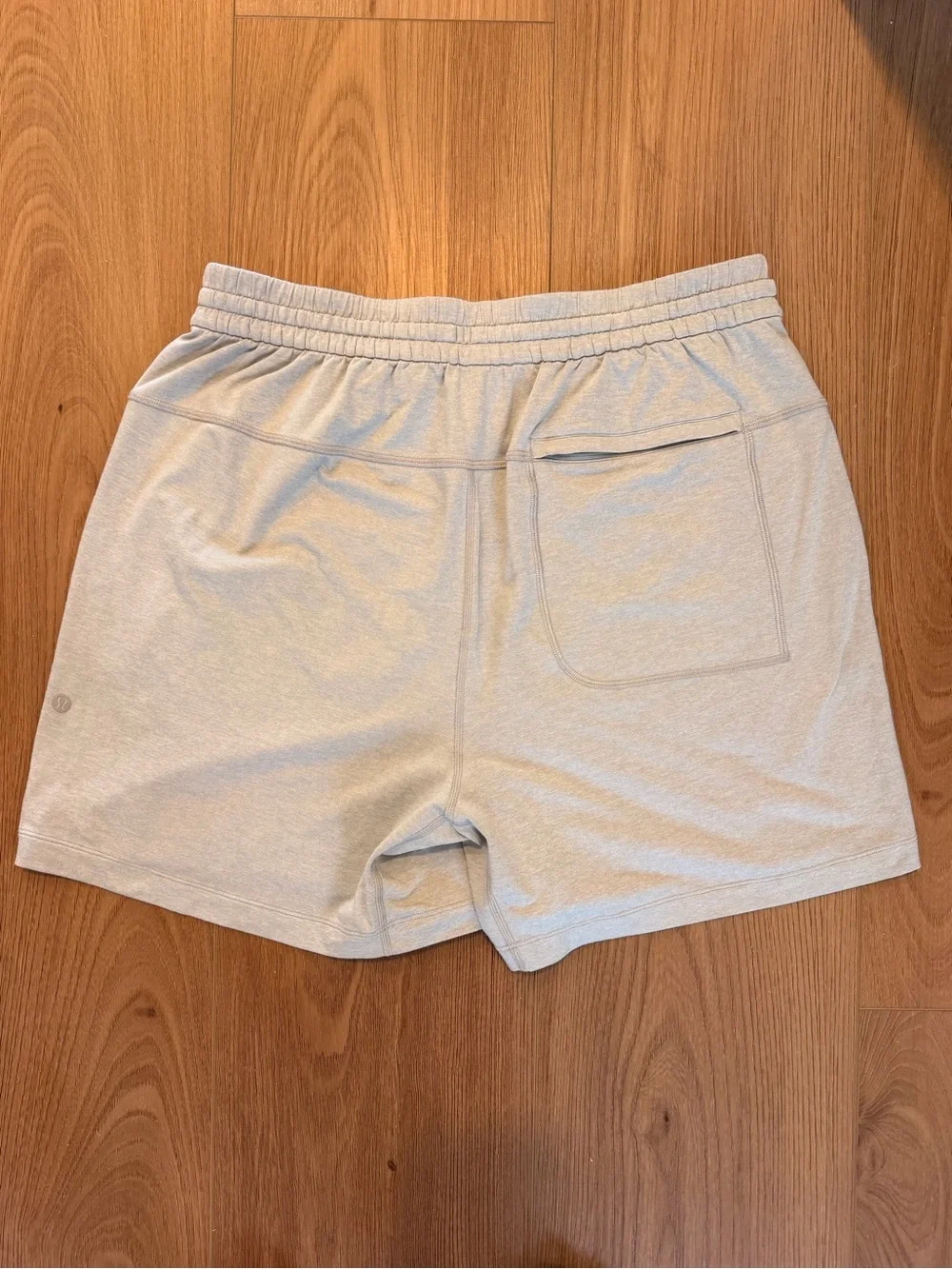 Lululemon Men’s Soft Jersey Shorts (5 inch, L)